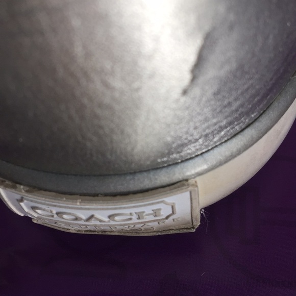 Sneakers - Picture 2 of 3